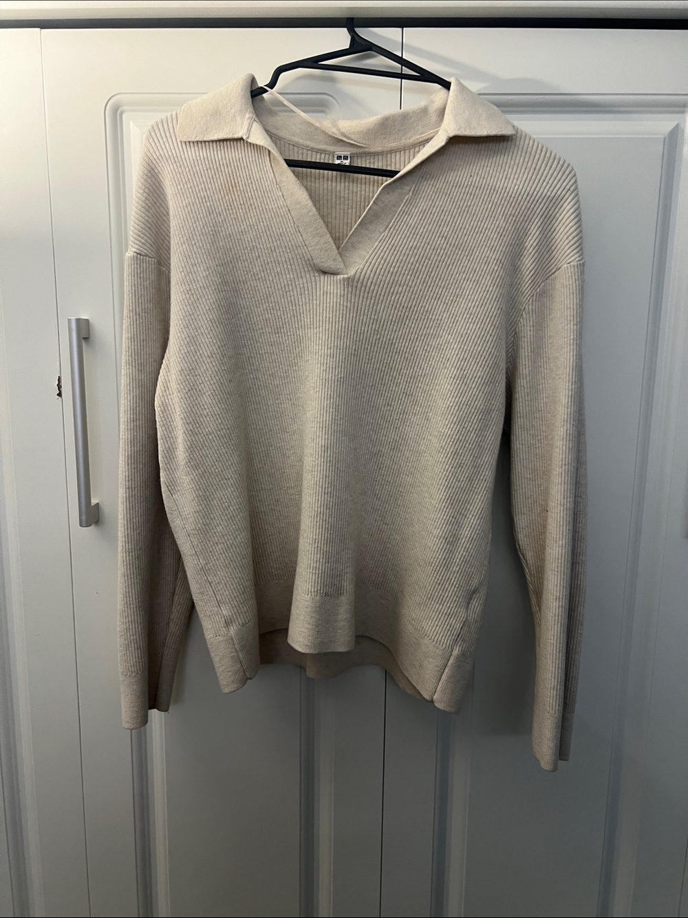 Uniqlo Ribbed V-Neck Polo Sweater in Cream